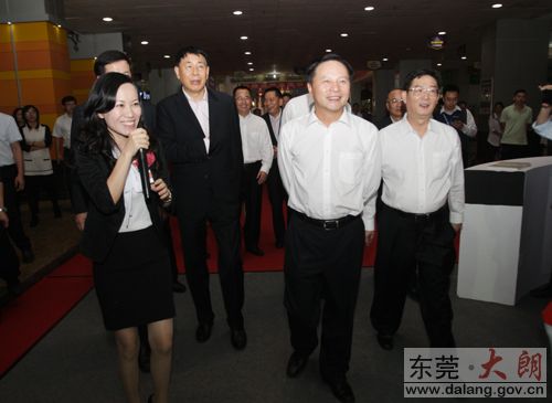 东莞市委书记徐建华莅临参观指导